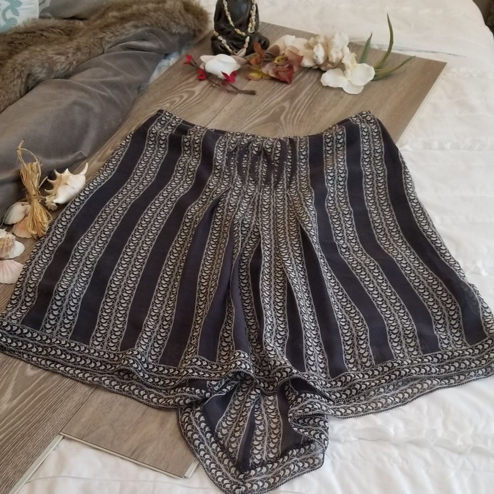 2/$25☀️3/$30 Max Studio Silk Asymmetric Skirt